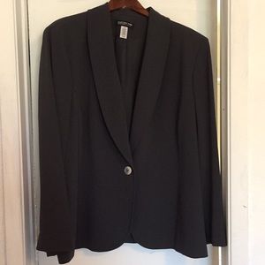 Great condition! Dillard’s Suit jacket